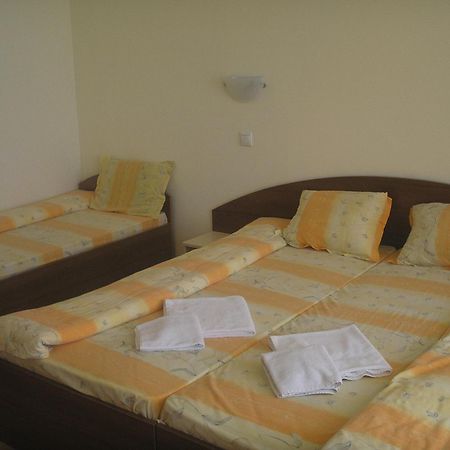 Семеен Хотел Атива - Family Hotel Ativa Lozenets ภายนอก รูปภาพ