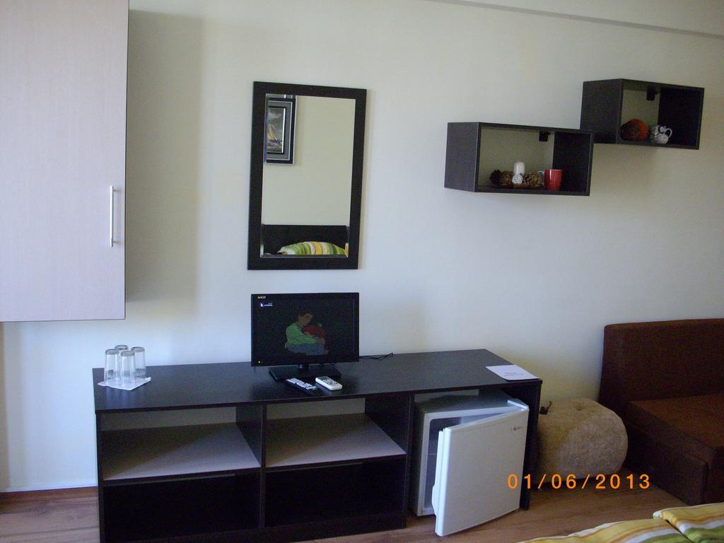 Семеен Хотел Атива - Family Hotel Ativa Lozenets ภายนอก รูปภาพ