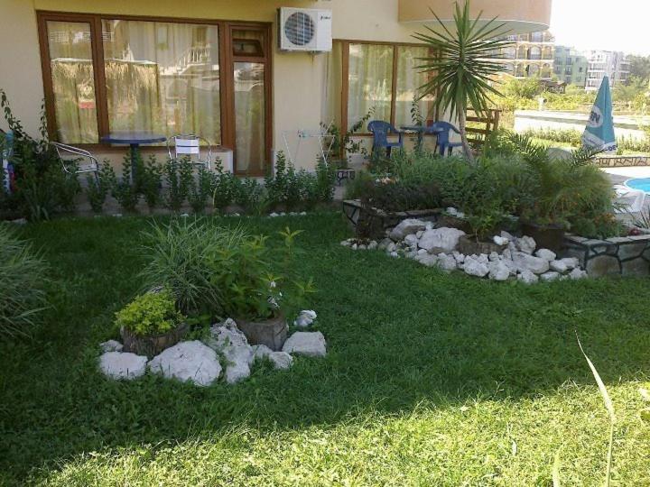 Семеен Хотел Атива - Family Hotel Ativa Lozenets ภายนอก รูปภาพ