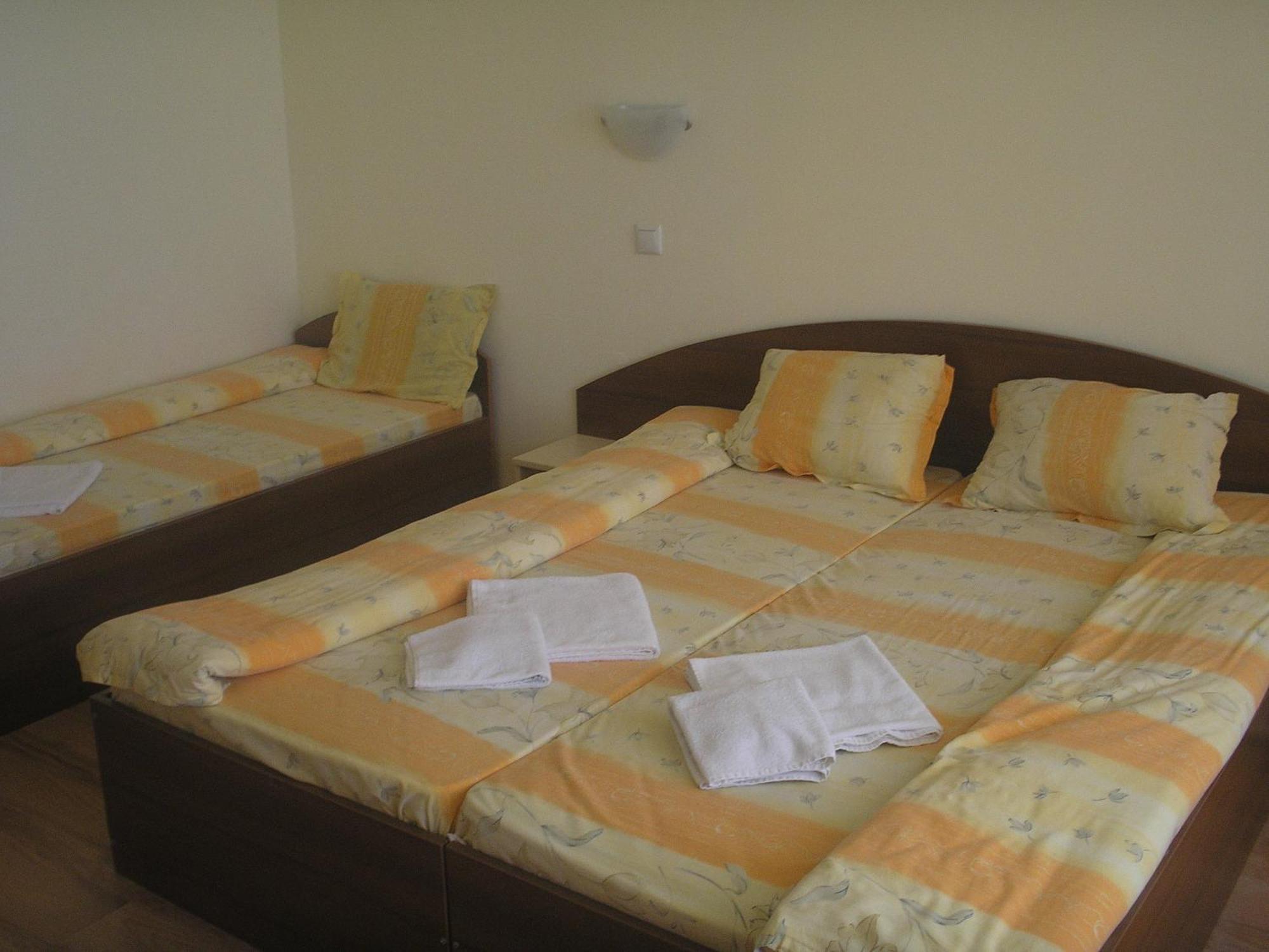 Семеен Хотел Атива - Family Hotel Ativa Lozenets ภายนอก รูปภาพ