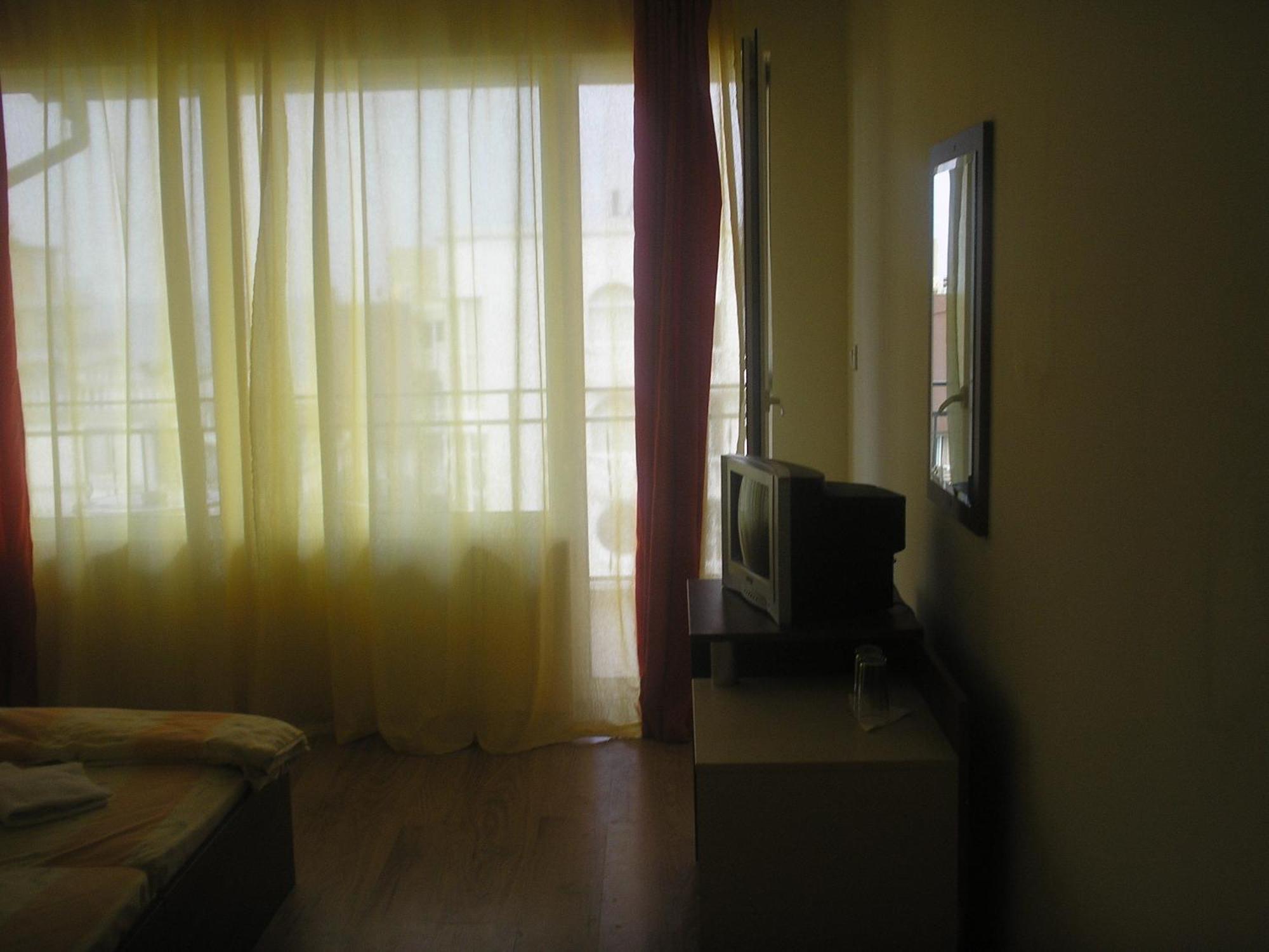 Семеен Хотел Атива - Family Hotel Ativa Lozenets ภายนอก รูปภาพ