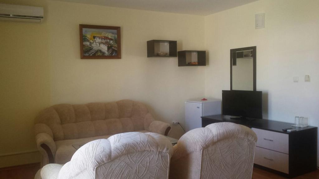 Семеен Хотел Атива - Family Hotel Ativa Lozenets ภายนอก รูปภาพ